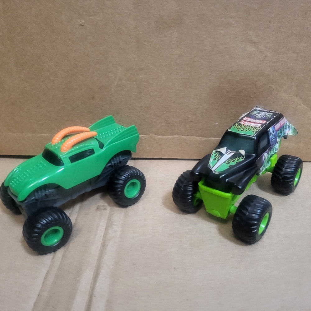 Mcdonald's 2015 Feld Motor Inc.Grave Digger/Dragon Monster Truck Happy Meal Toy - Picture 4 of 16